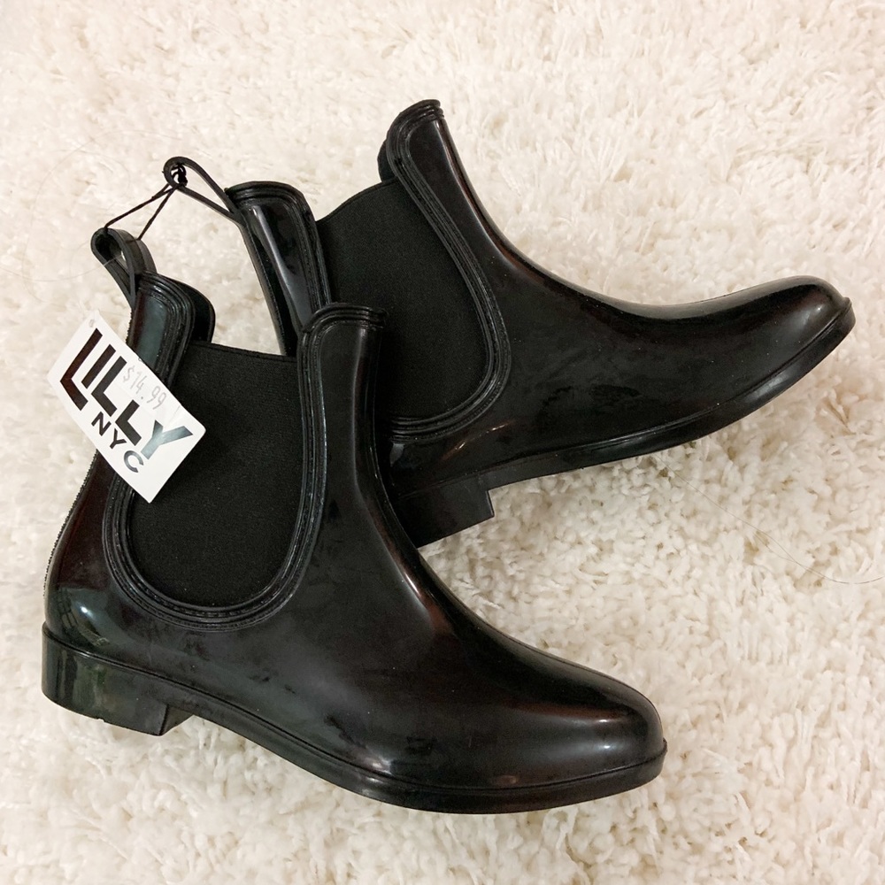 NWT Lilly NYC Rainboots Sz 6